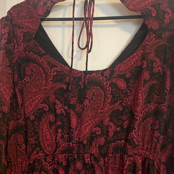 NWT Torrid Red and Black Floral Paisley Maxi Dress Size 1X Sheer Sleeve  Holiday - Picture 9 of 10
